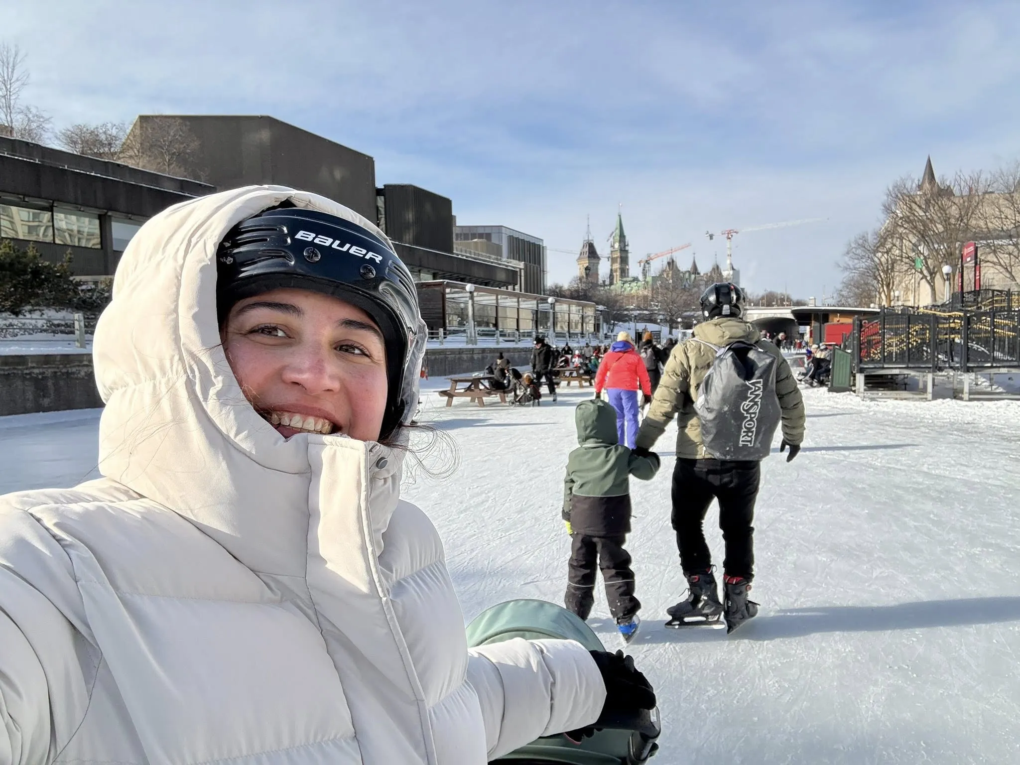 Sonia mostrando el canal